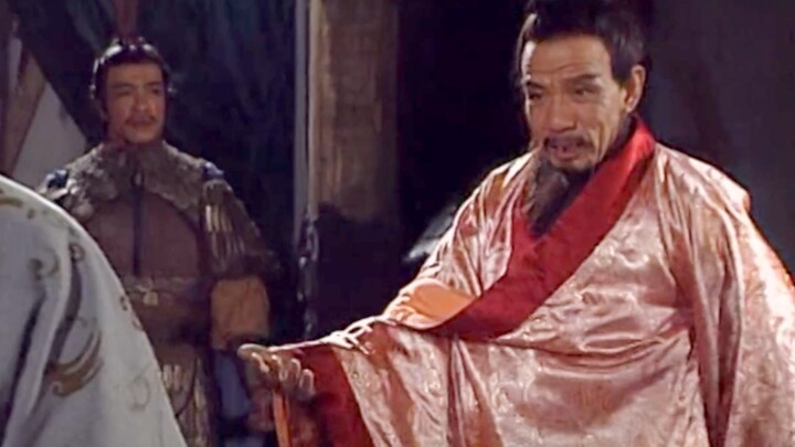 Director: Clothes worn by women in the Han Dynasty are off-limits for men to wear casually! Sima Yi: