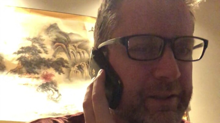 ชาวจีน vs ชาวอเมริกันวางสายโทรศัพท์