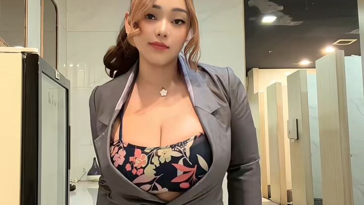 bayangin dia asistenmu