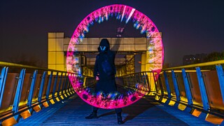 尝试用玩具剑模仿假面骑士里武神之刃的刀光