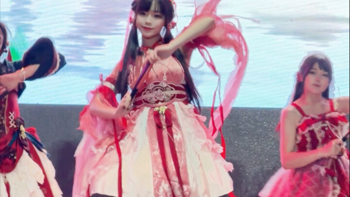 It’s 2025—still people dancing to “Ji Ming Yue”? Yep, that’s right, it’s me.