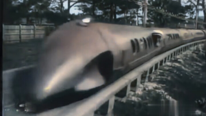 ภาพจริงของขบวนรถไฟไฟฟ้าทั้งขบวนของสหภาพโซเวียตปี 1932 เร็วกว่ารถไฟบางขบวนในปัจจุบันเสียอีก