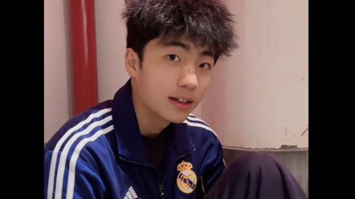 “Contact-List ‘Straight Girl’s Dream Guy’” Welcome, new guy! The sports major is pretty shy!