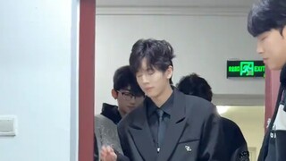 自尊心都踩在脚下了... #反差 #日常vlog #日常 #身高差 #身高