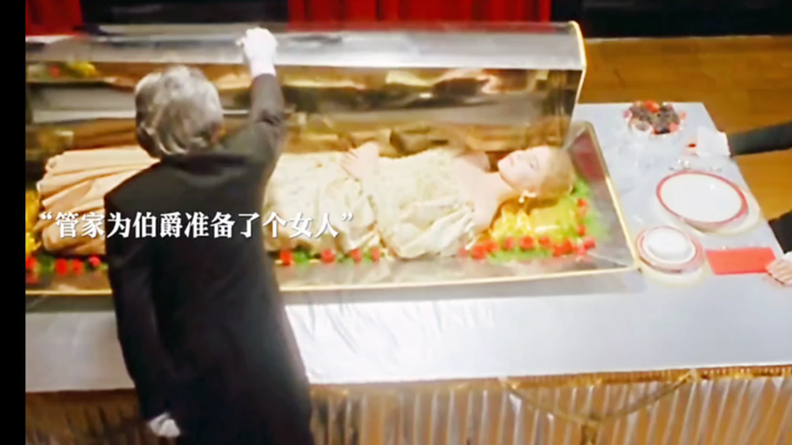 Cậu bé bán hoa bị người ta dùng làm bia tập bắn, may mà Bá tước ma cà rồng hút máu kịp thời ra tay c