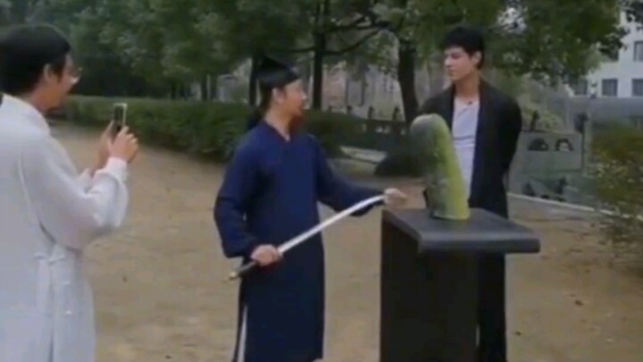 هل السيف الناعم مجرد لعبة؟ الواعظ يعلمك كيفية استخدام السيف الناعم