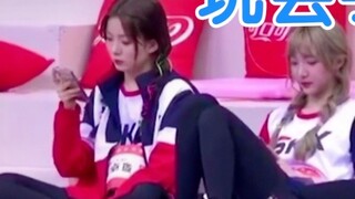 Xilin Nayi Gao! Sit up! You're on TV! Strict Mom fans are online, hahaha!