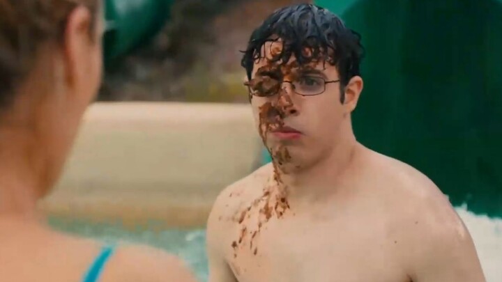 A man suddenly got diarrhea and couldn’t hold it in—he just went right in the pool, leaving all the 