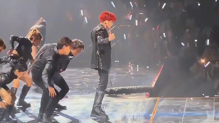 [Tan Jianci] The core is so strong! Direct wave and no pause between two waves ~ awesome body contro