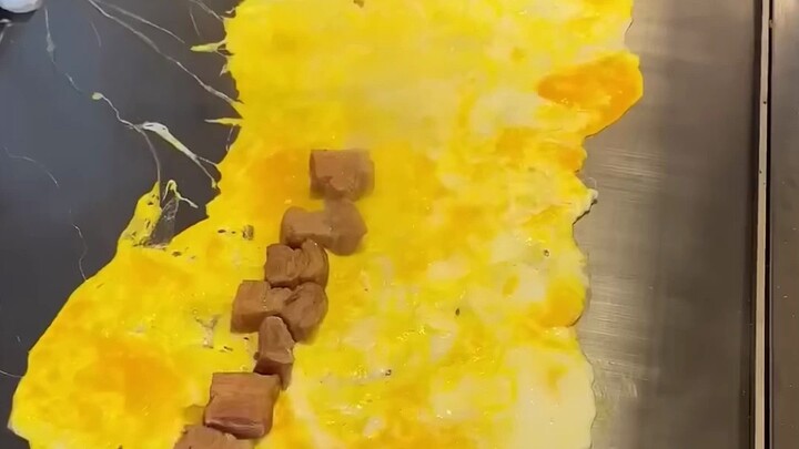 แผ่นเกี๊ยวไข่ห่อหมูสามชั้น