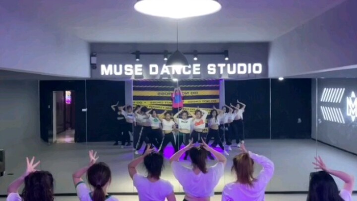 Pretty Savage BLACKPINK pretty savage remix remix multi-person dance group training versi asli adala