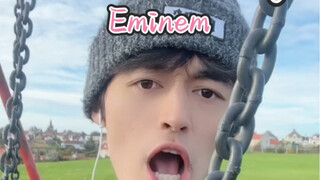 โอ้ ความรู้สึกที่แปลกประหลาดของความสมดุลนี้