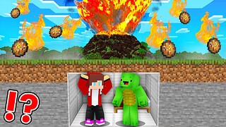 JJ and Mikey Hide From a VOLCANO Inside a BUNKER in Minecraft - Maizen