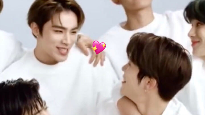 【เซียวจวิ้น/เจิ้งไจ๋เสวียน】เพื่อนซี้หลังรวมตัวกัน คุณมีอะไรผิดปกติแล้ว!!!