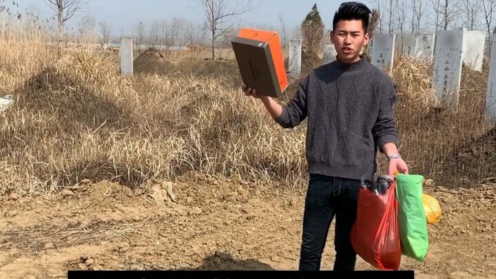 Grandpa who lives in the cemetery is so happy to put on new clothes!