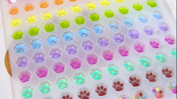 تحدي صنع 200 مخلب قطة صغيرة لعصرها وعجنها...!