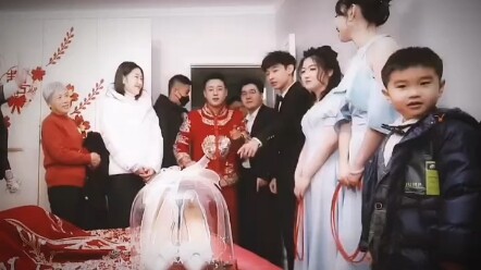 Cô dâu: Đồng đội hóa kẻ thù