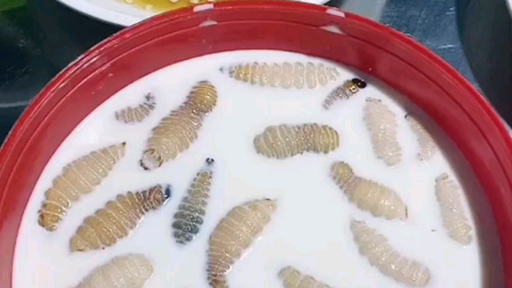 Chia sẻ trạng thái