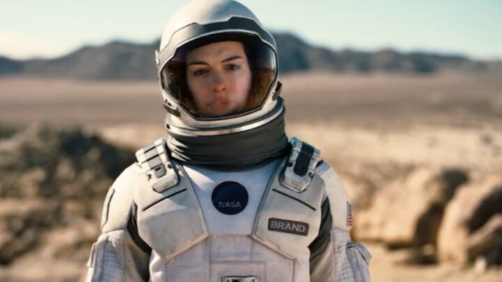 The black holes in this movie are stunningly beautiful; it pushes the boundaries of human imaginatio