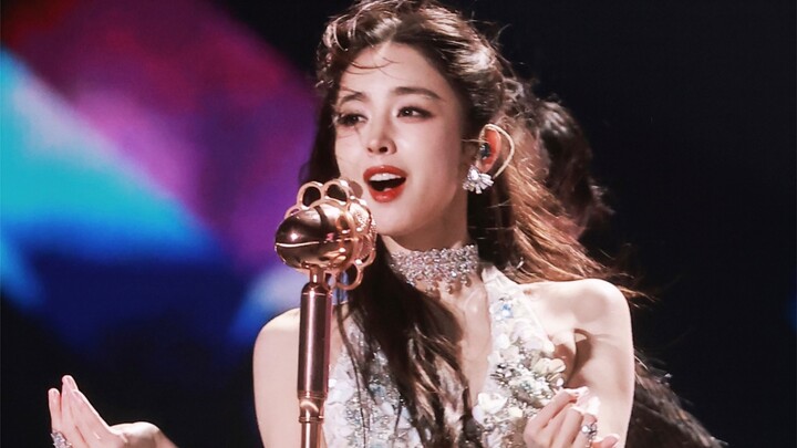Giới giải trí Trung Quốc có riêng một nữ idol nhan sắc thần tiên!! Hiện tại cô ấy chính là Nữu Hỗ Lộ