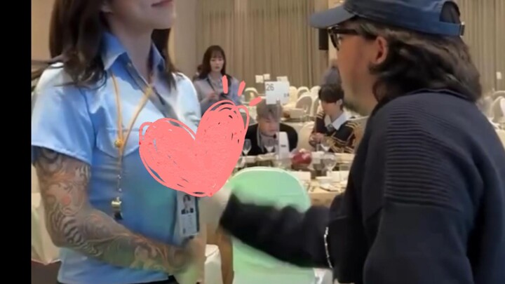 หมัดเล็กๆ ต่อยที่หน้าอกของคุณ