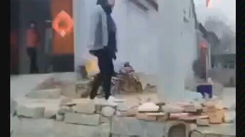 人 工 炮