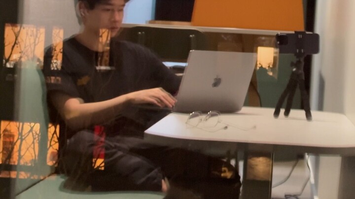 Jangan gelisah hanya karena keunggulan orang lain; tetap tenang dan berusaha menjadi yang terbaik un