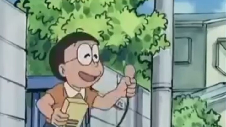 nobita berlari kearah shizuka