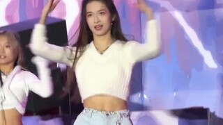 แม้ว่าเธอจะผอม แต่เธอก็มีความแข็งแกร่งและสามารถชกต่อยได้🥰