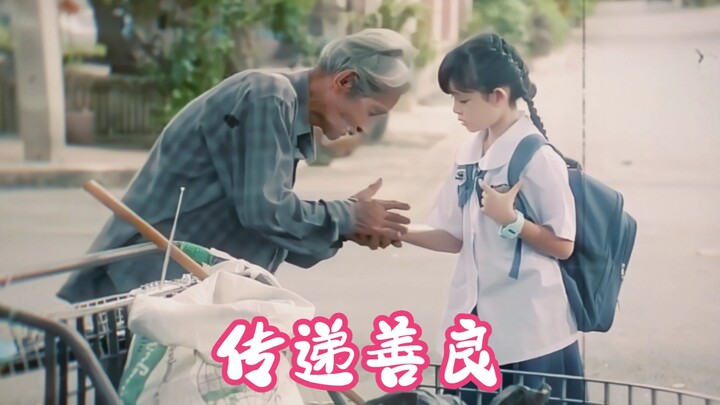 A disabled scavenger treats the world with kindness, touching the hearts of countless people around 