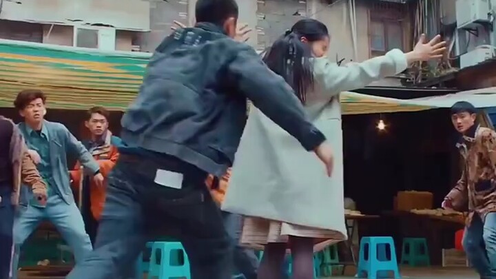 The order of appearance matters—Gou Ge carries the whole team on his shoulders.