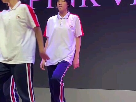 迎新晚会彩排，发现了一个跳得不错的高一新生