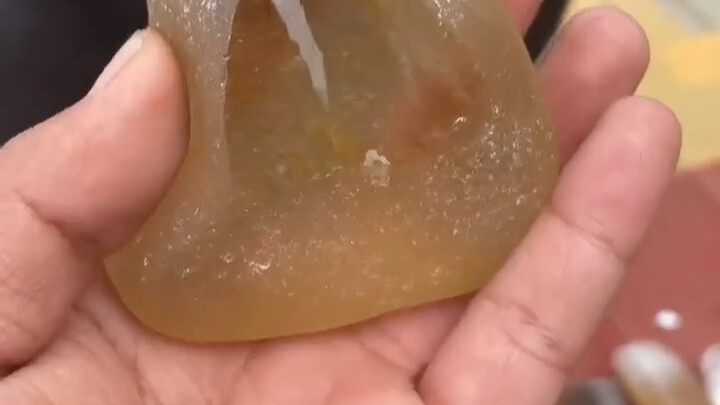 คริสตัลใสราวกับน้ำสะอาด