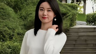 你喜欢看我还是喜欢看白色棉袜呢？