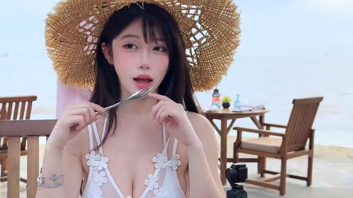 【No.256: The Octopus Thief】Sweet Girl’s Beach Outfit — “Project: Collect All the Gorgeous Girls Onli