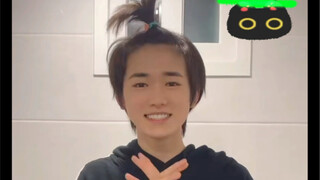 [Song Yaxuan] Self-curling contrast, 1.6-meter-tall Yaya washes her hands and challenges 1.8-meter-t