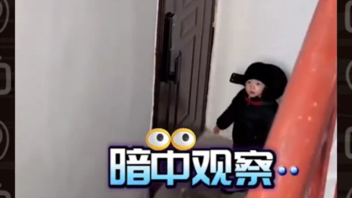 The couple secretly left their baby at the doorstep to surprise the grandparents. The grandfather pi