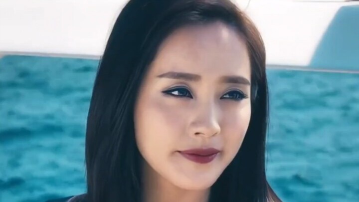 Cô ấy đâu phải là một cô gái xấu xa ham tiền, mà là một cô gái tốt luôn kiên định với lựa chọn của m