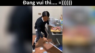 Đang vui thì....:))) #haihuoc#hài#tt