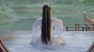 She was absolutely stunning in this drama back then!! Too bad... the male lead is even more handsome