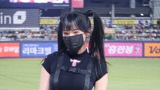 扭一扭晃一晃--啦啦队李多惠