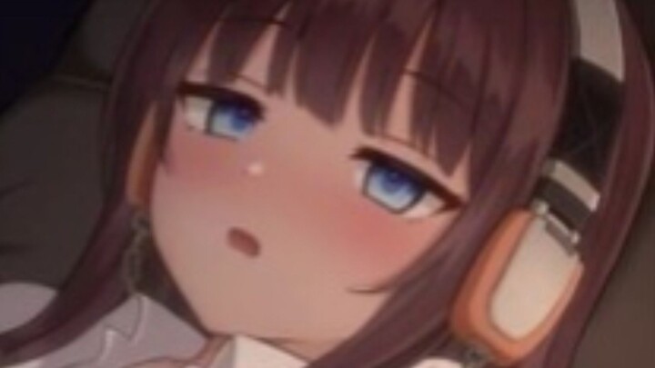 Cute girl with headphones on 🔞 🔞🔞🥵🥵🥵🍆🍆