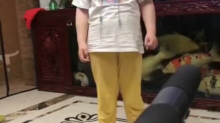 What a hilarious talent—this is the funniest dance I’ve ever seen!