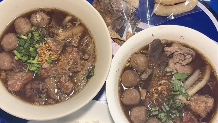 โต๊ะนากะเตี๋ยวเนื้อตุ๋น สวนหลวง ร. 9 เอ็นตุ๋นเนื้อตุ๋นอย่างเด็ด น้ำซุปเข้มข้นสไตล์มุสลิม