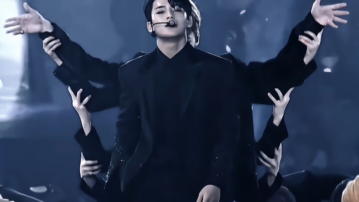 Ác ma xòe cánh, là thiên đường hay địa ngục — sân khấu “heaven” phiên bản cực hiếm của SEVENTEEN & N