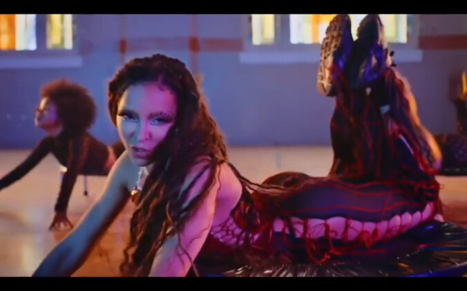 [Parris × Tinashe] ความร่วมมืออันทรงพลัง: เบื้องหลังและการเปรียบเทียบระหว่างท่าเต้นอันสร้างสรรค์ของ 