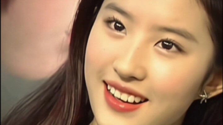 «أصبحت سمينًا الآن، أليس كذلك؟ ووجهك منتفخ؟»