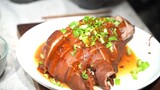 Soft and sweet pig head stewed with sugar, mouth-watering