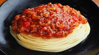 สปาเกตตี้ซอสมะเขือเทศหมูสับ หอมเข้มข้นอร่อยง่ายๆ / Spaghetti tomato sauce with Minced Pork