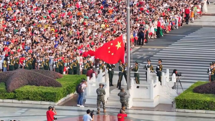 During the National Day in Guangxi, those who didn’t know thought there was going to be a war.